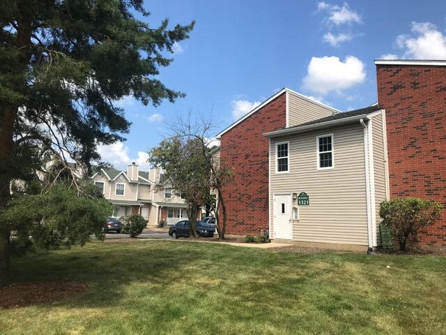 Primary Photo - 1321 E Wyndham Cir