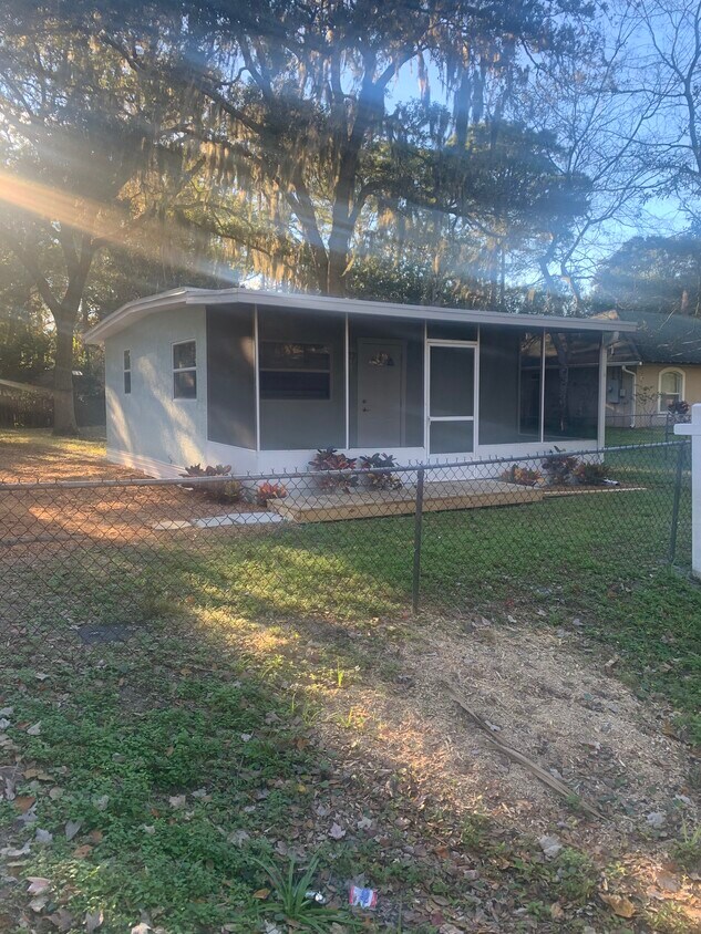 Foto principal - 1612 Montgomery Ave