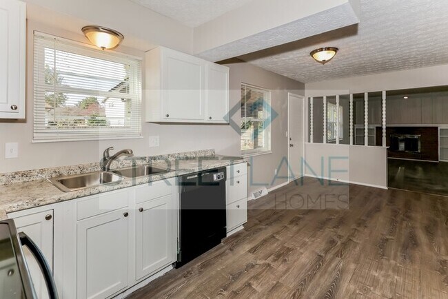Building Photo - REDUCED! - Now offering $500 off first ful...