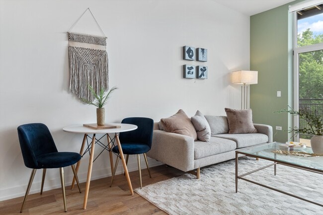 Building Photo - 4513 N Clark St