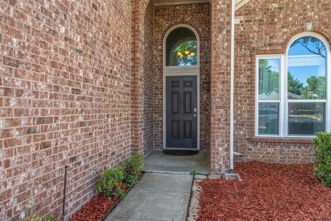 Building Photo - 1605 Highdale Ct