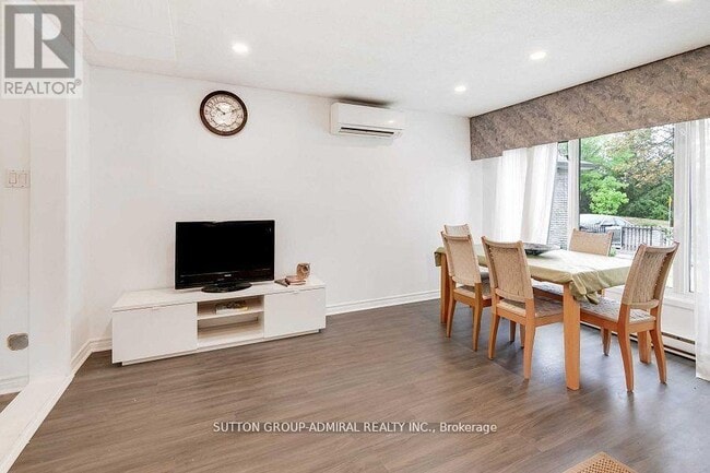 Photo du bâtiment - 143 Torresdale Ave