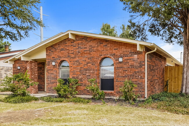 Building Photo - 2909 Weather Vane Ln