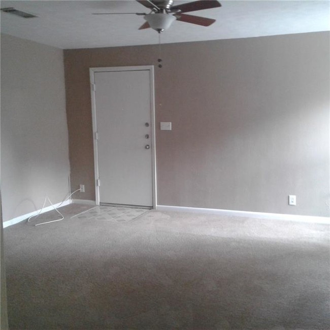 Building Photo - 5713 Highland Ave