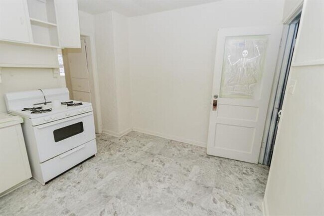 Foto del edificio - 5406 E Pine St