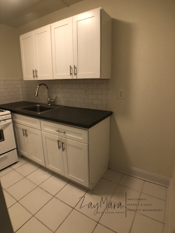 Building Photo - 132 Crary Ave