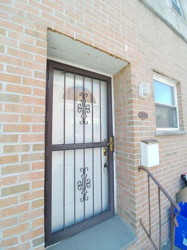 Building Photo - 2520 S Iseminger St