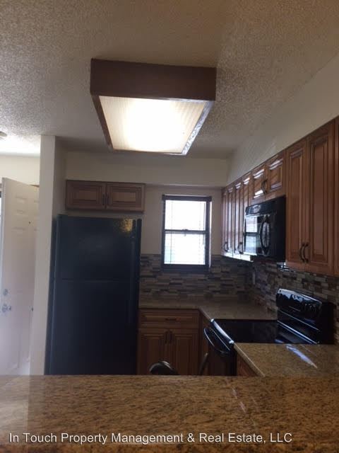 Foto del edificio - 8767 W Cornell Ave