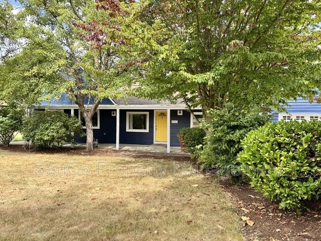 Building Photo - 6543 SE Borwick St