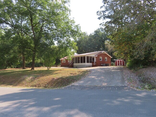Building Photo - 298 Lafayette Rd