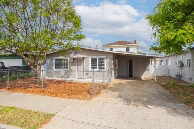 Building Photo - 415 E 26th St