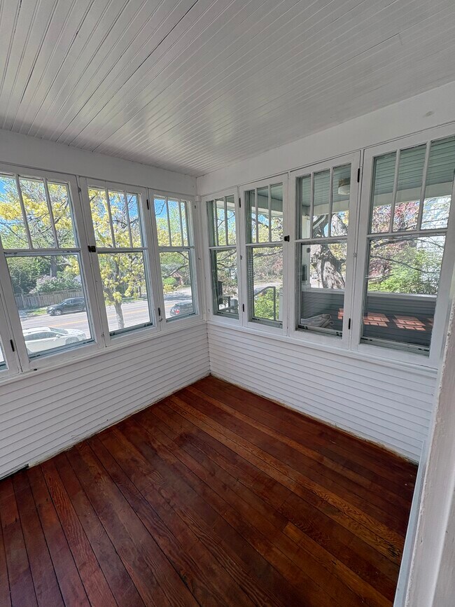 Terraza soleada - 2411 Como Ave