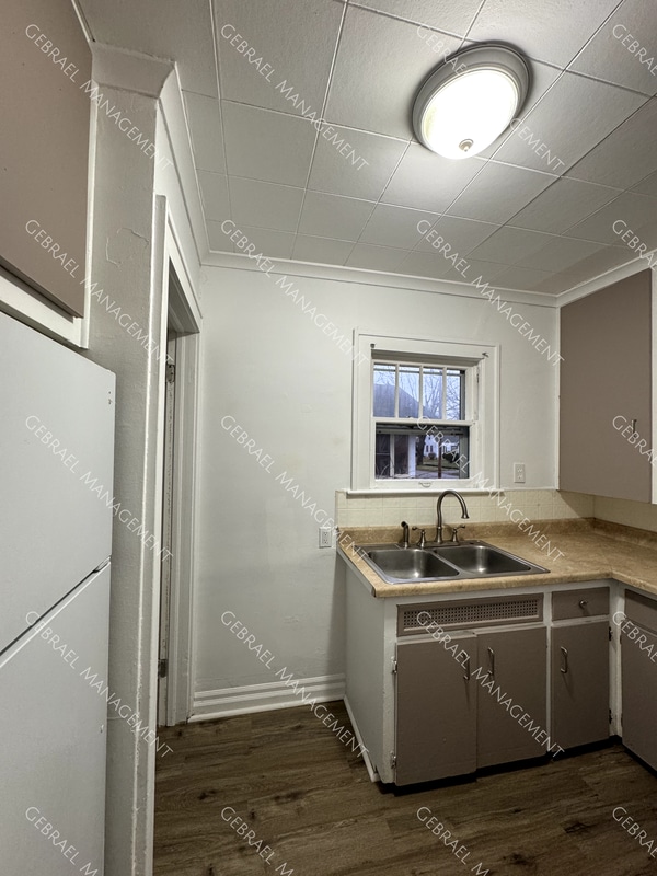 Building Photo - 2423 Raskob St