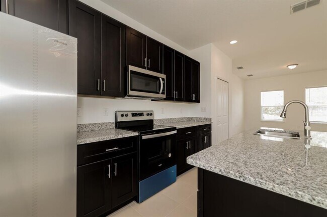 Foto del edificio - 416 Lark Ct