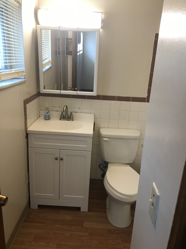 Bathroom - 1717 Summit St
