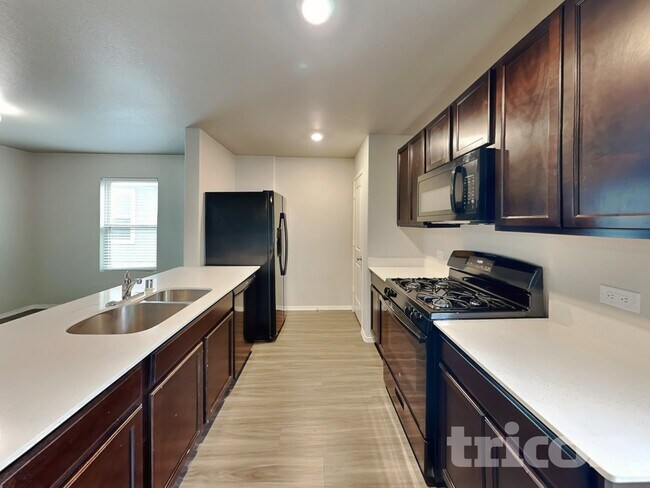 Foto del edificio - 5693 McClelland St