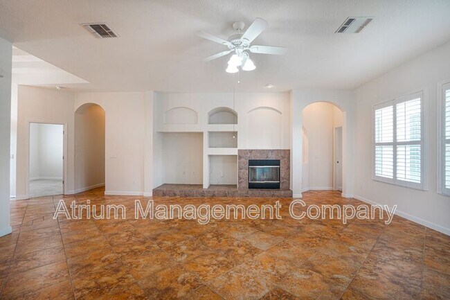 Foto del edificio - 1679 Shadowmoss Cir