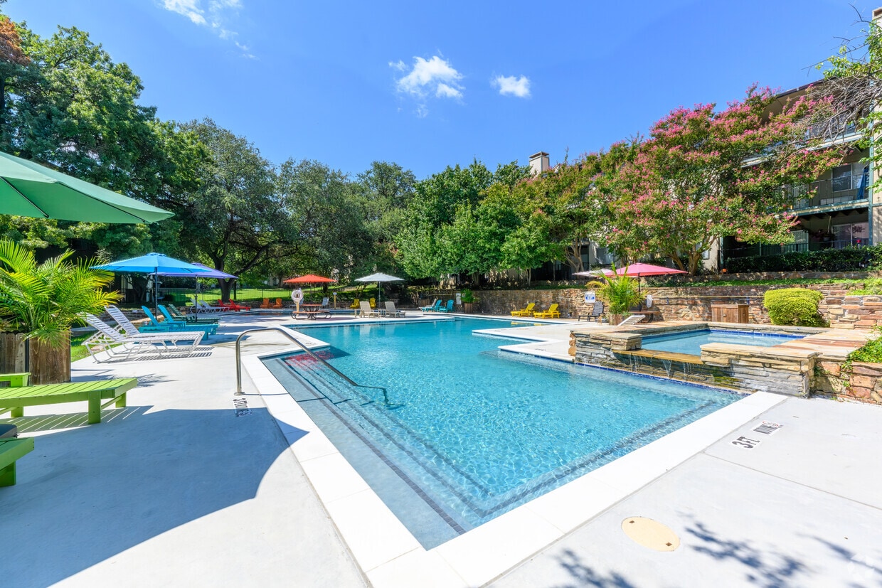 Foto principal - Towne Center Apartments