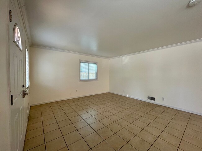 Foto del edificio - $0 DEPOSIT OPTION!  CHARMING 3BED/2BATH HARVEY PARK RANCH STYLE HOME!