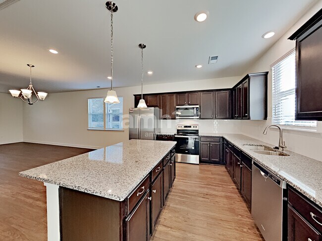 Foto del edificio - 201 Stowe Rd