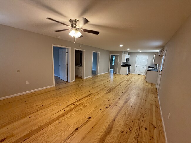 Foto del edificio - 80 Redwood Ln