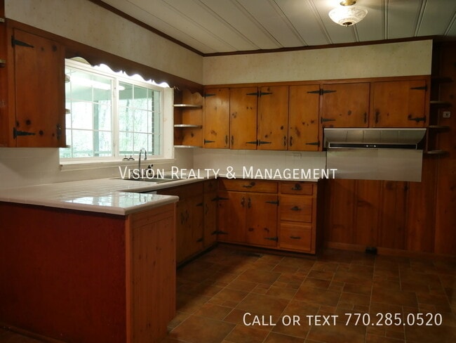 Building Photo - 1301 Brickyard Rd