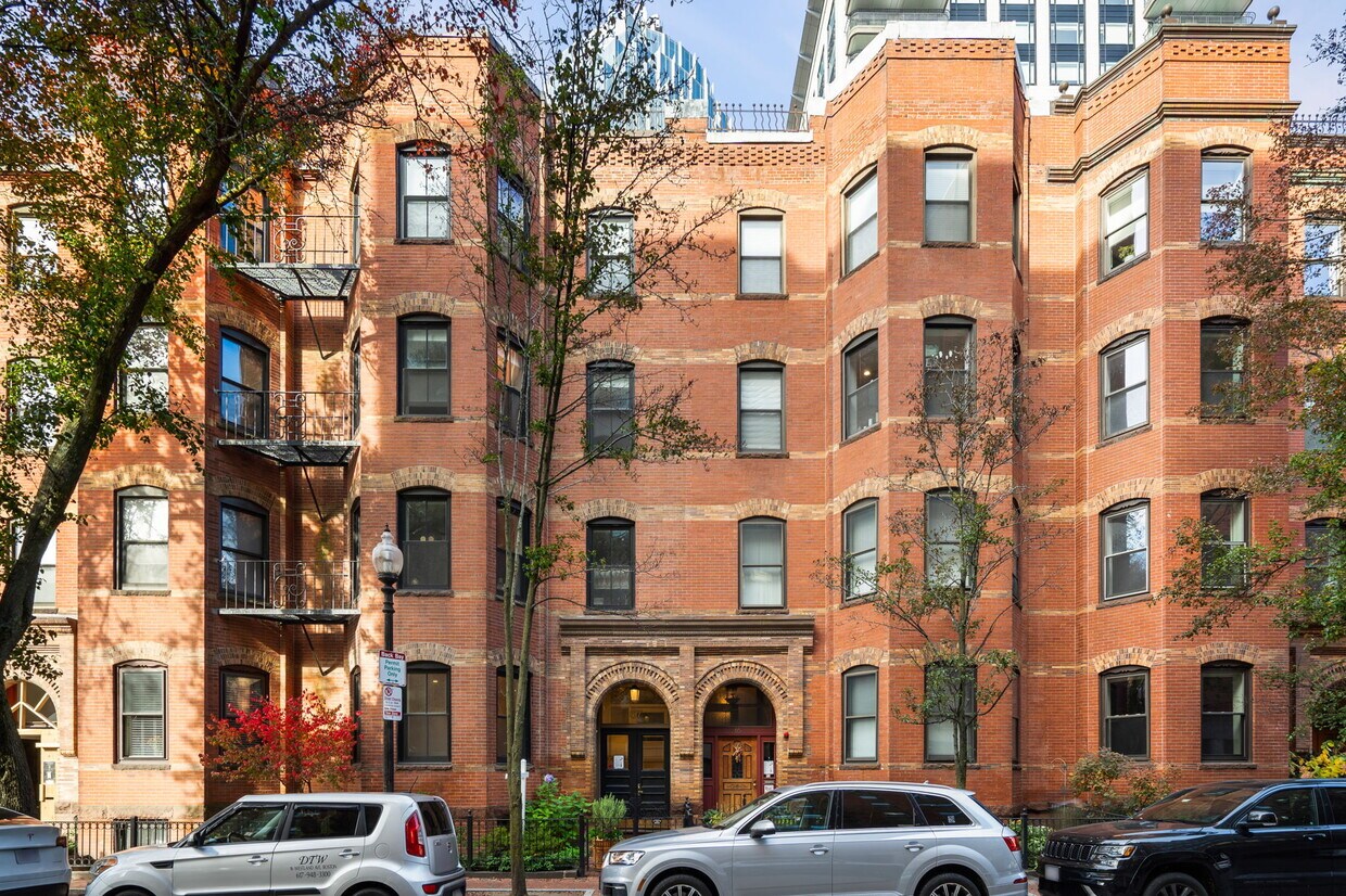 Primary Photo - 67 Saint Botolph St