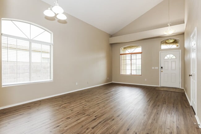 Foto del edificio - 7420 S 15th Dr