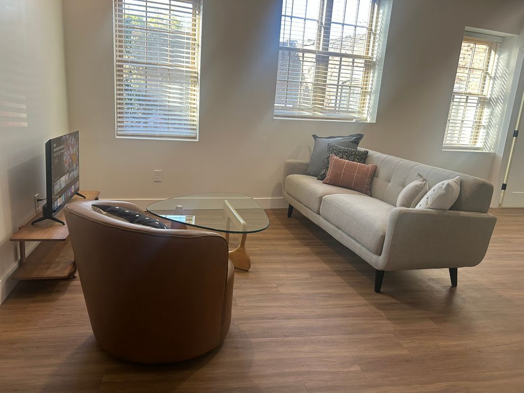 Primary Photo - 110 Hotel St