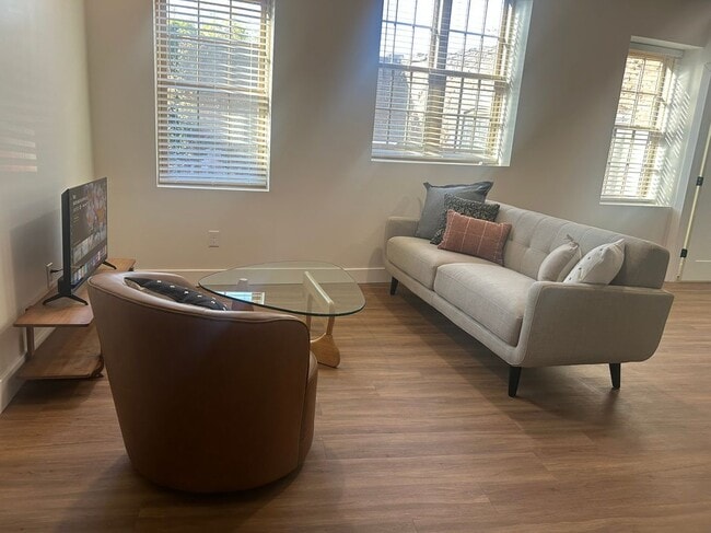 Building Photo - 110 Hotel St Building Photo - 110 Hotel St