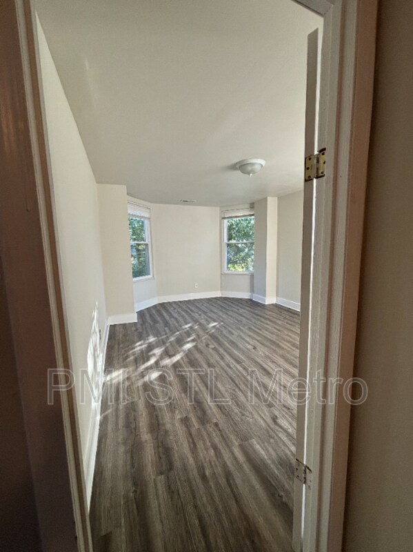 Foto del edificio - 5206 Vernon Ave