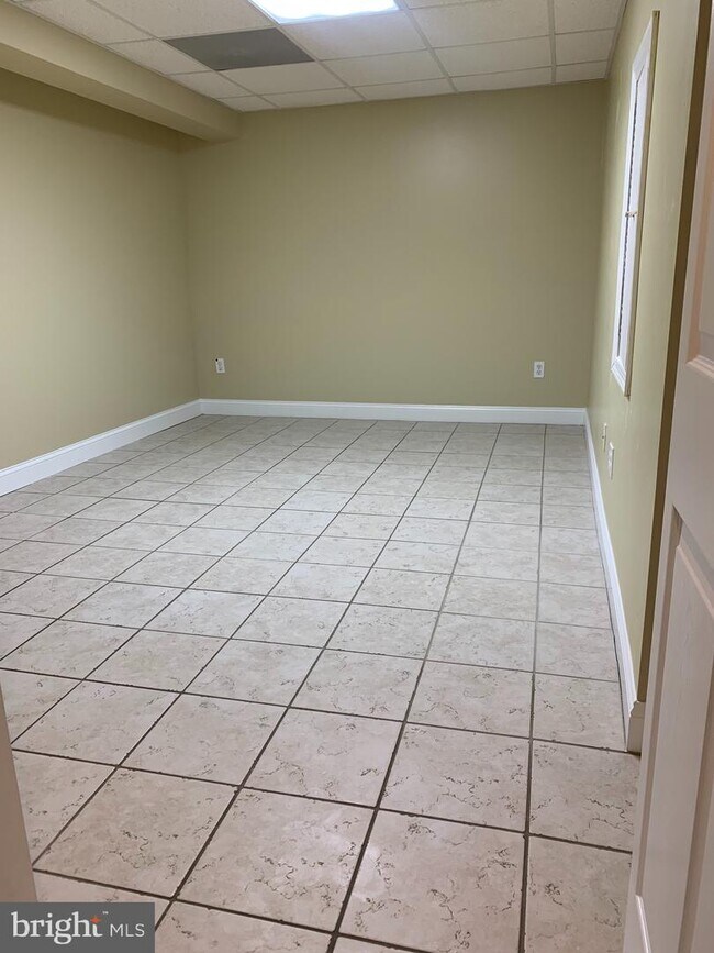 Building Photo - 9 Miceli Ct