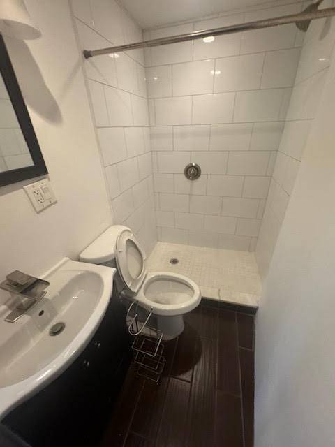 Building Photo - 740 Kelly St