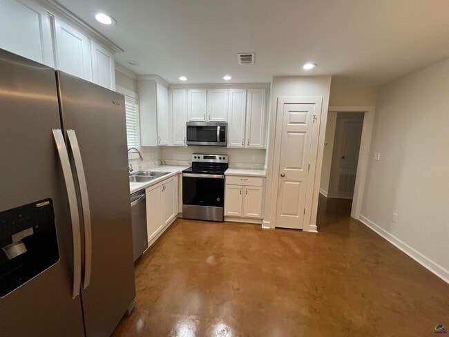 Building Photo - 1112 3rd St