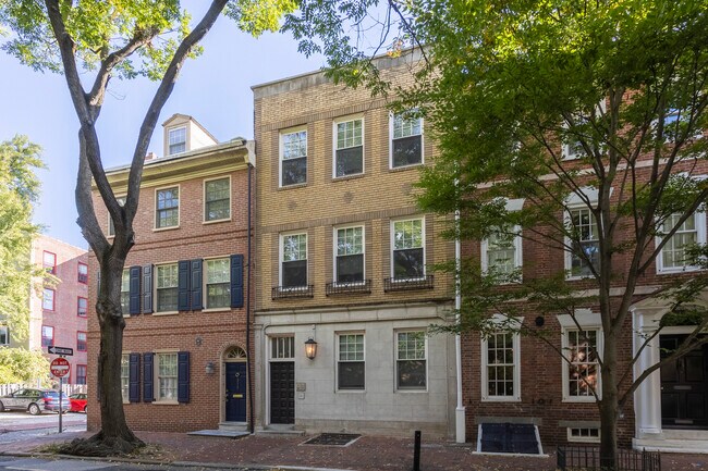 Edificio pequeño y bien mantenido - 317 6th S St