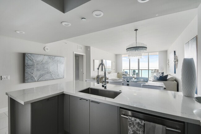 Foto del edificio - 2650 Lake Shore Dr