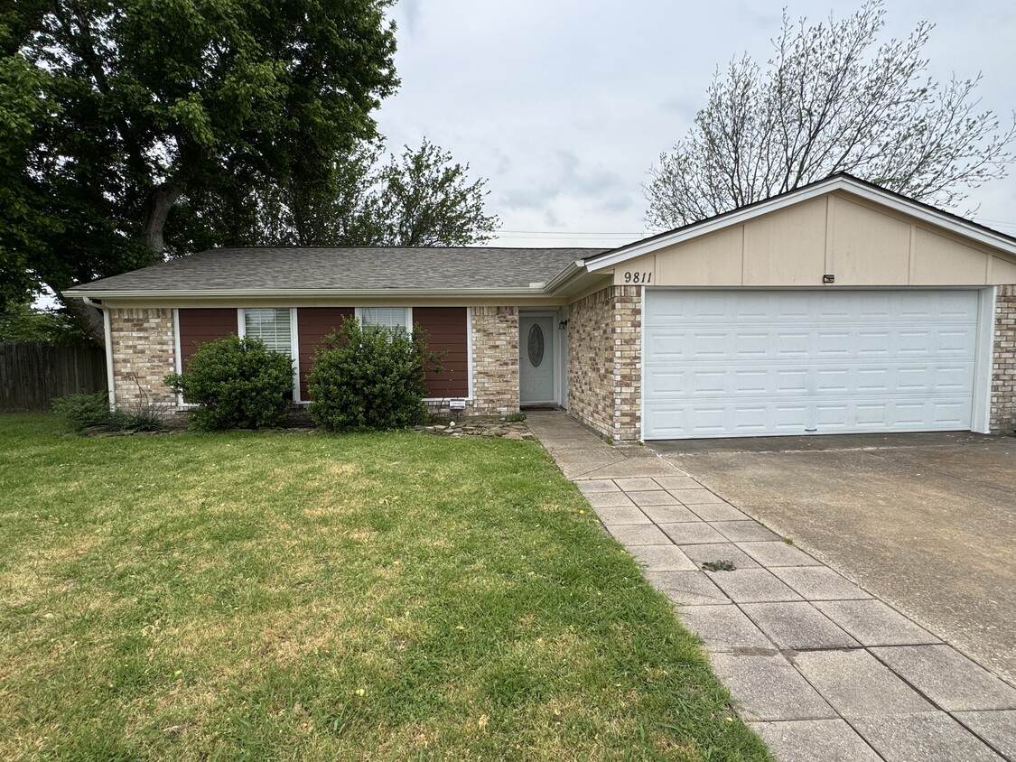 Primary Photo - 9811 Claudett Ct