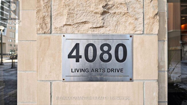 Photo du bâtiment - 4080 Living Arts Dr
