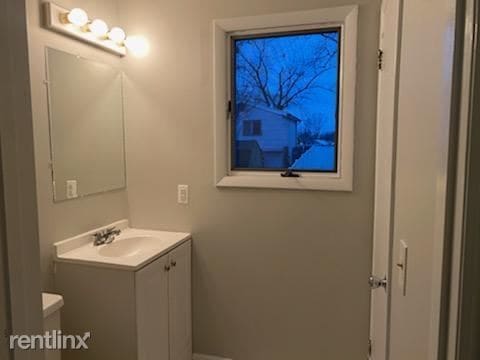 Building Photo - 3 br, 1.5 bath Townhome - 109 Lexington Bo...