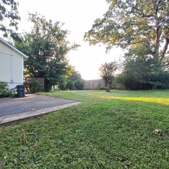 Building Photo - 1028 Long Meadows Dr