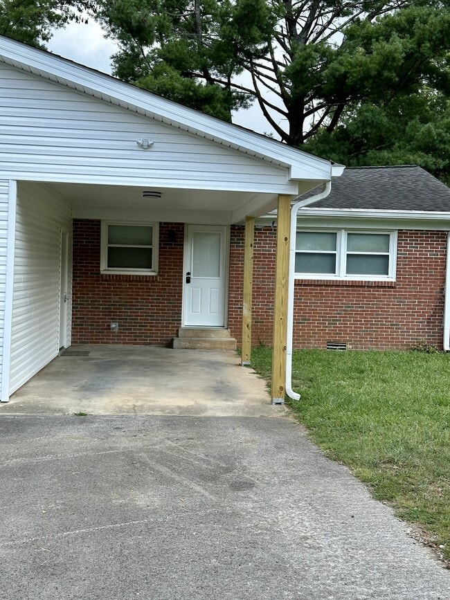 Building Photo - 1104 Toddington Dr