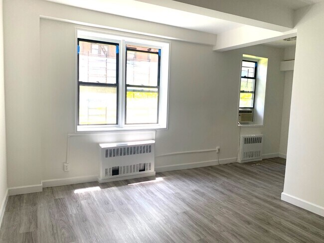 Foto del edificio - 2546 E 13th St