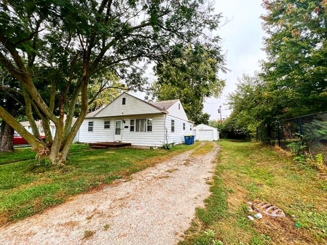 Foto del edificio - 7914 E 48th St