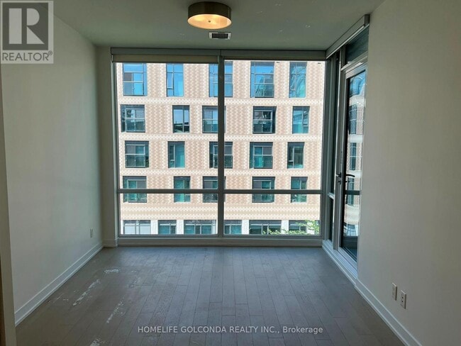 Building Photo - 455 Front St E