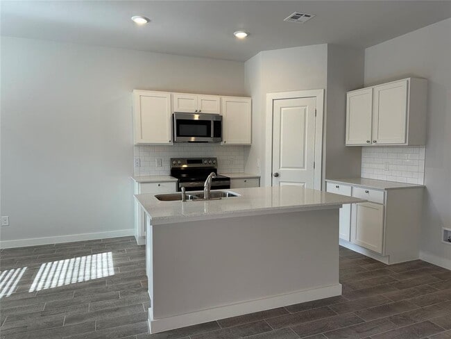 Foto del edificio - 17050 Lantana Lp