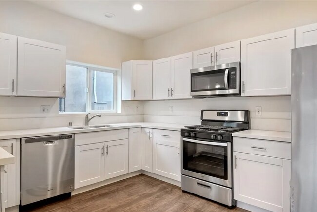 Foto del edificio - Modern 3-Bed, 2-Bath Near Downtown – Priva...