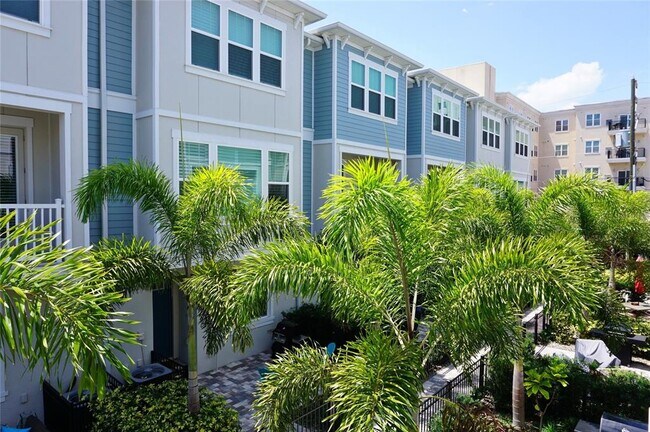 Foto del edificio - 813 Burlington Ave N