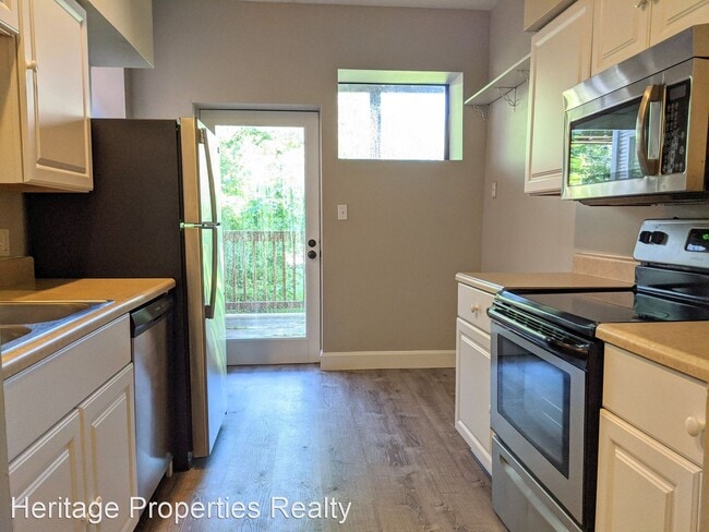 Building Photo - 2 br, 1 bath House - 5345 Pershing Ave Apt 1B