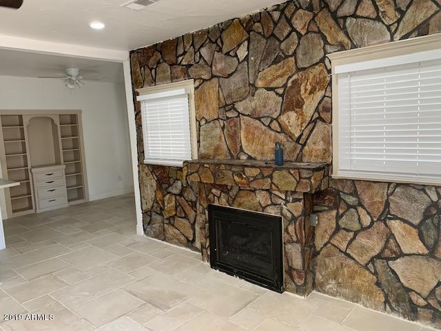 Building Photo - 702 S 1st St