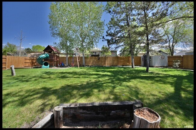 Foto del edificio - 9547 Flint Dr
